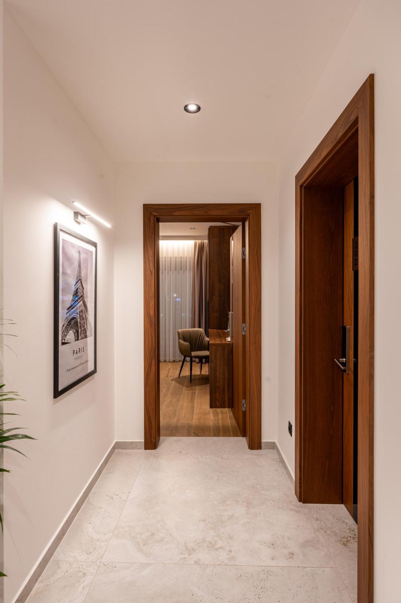 Ruby Hotel Prishtina พริสตีนา ภายนอก รูปภาพ