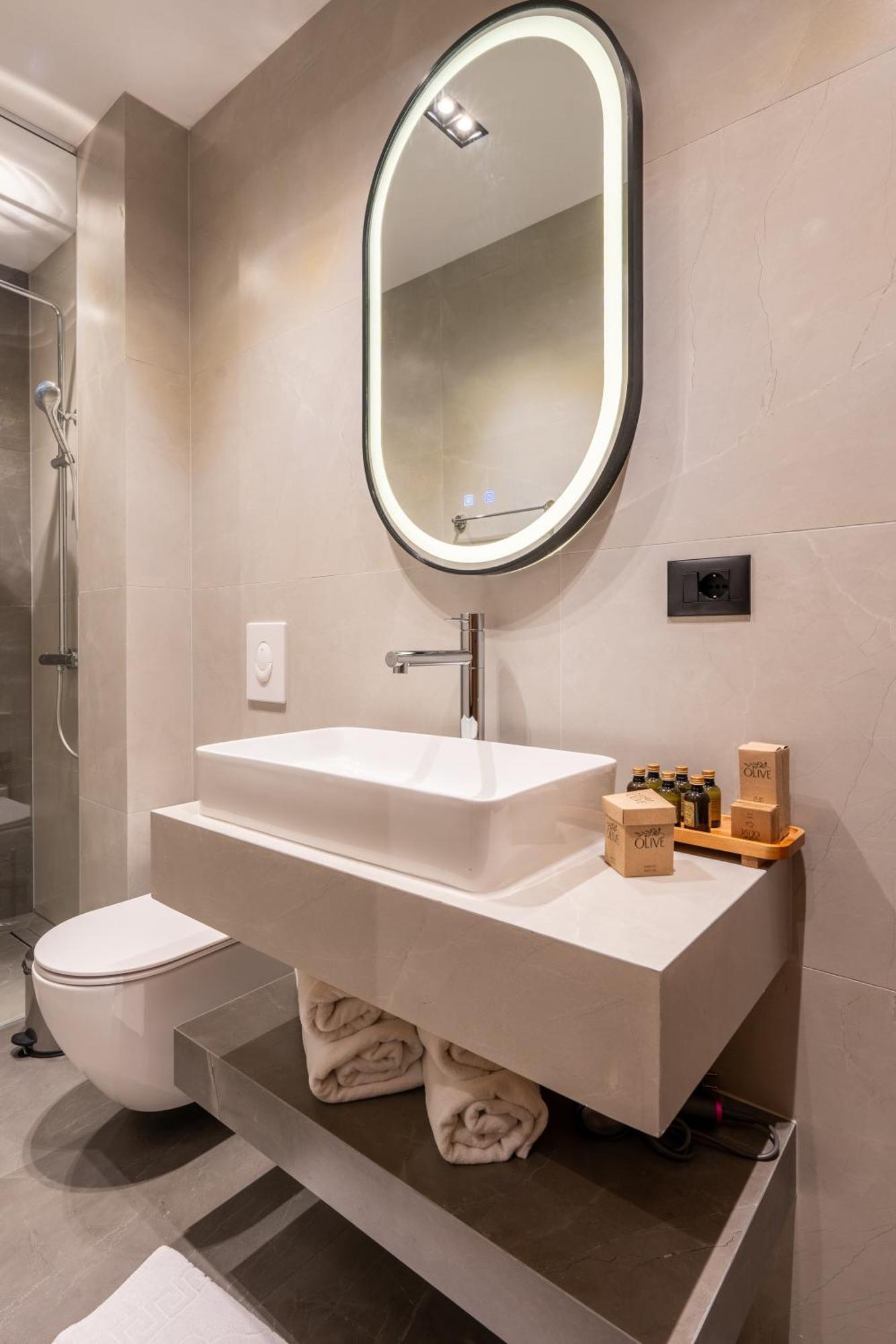 Ruby Hotel Prishtina พริสตีนา ภายนอก รูปภาพ