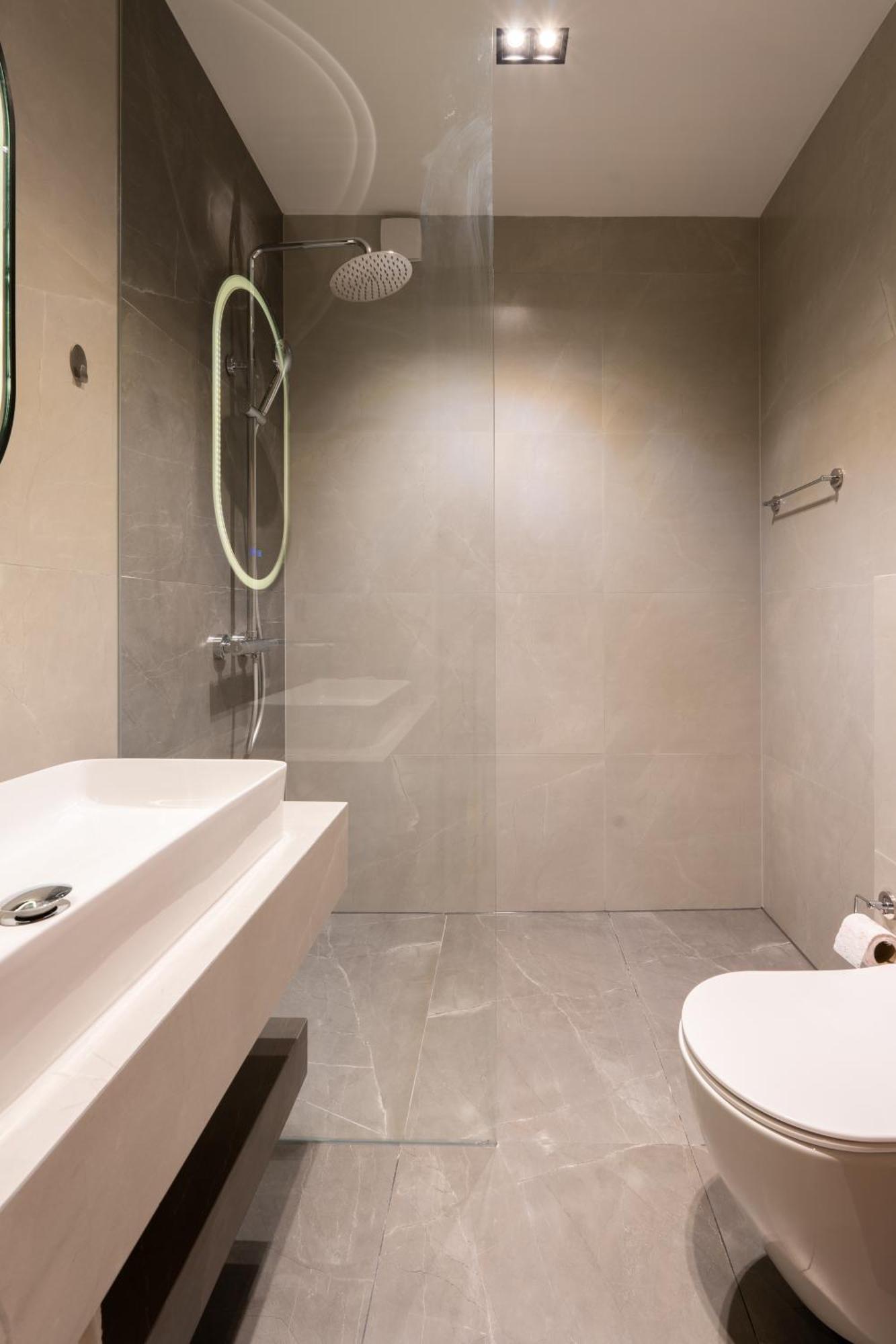 Ruby Hotel Prishtina พริสตีนา ภายนอก รูปภาพ