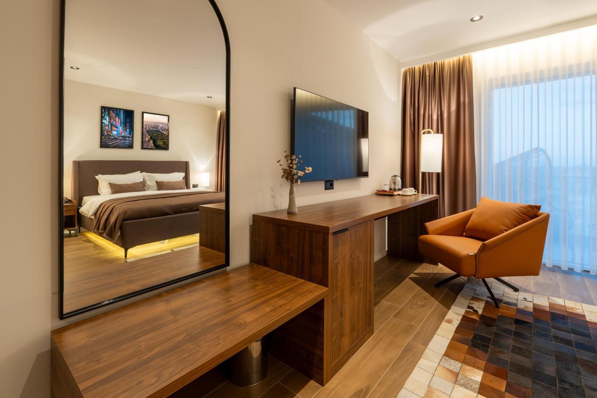 Ruby Hotel Prishtina พริสตีนา ภายนอก รูปภาพ