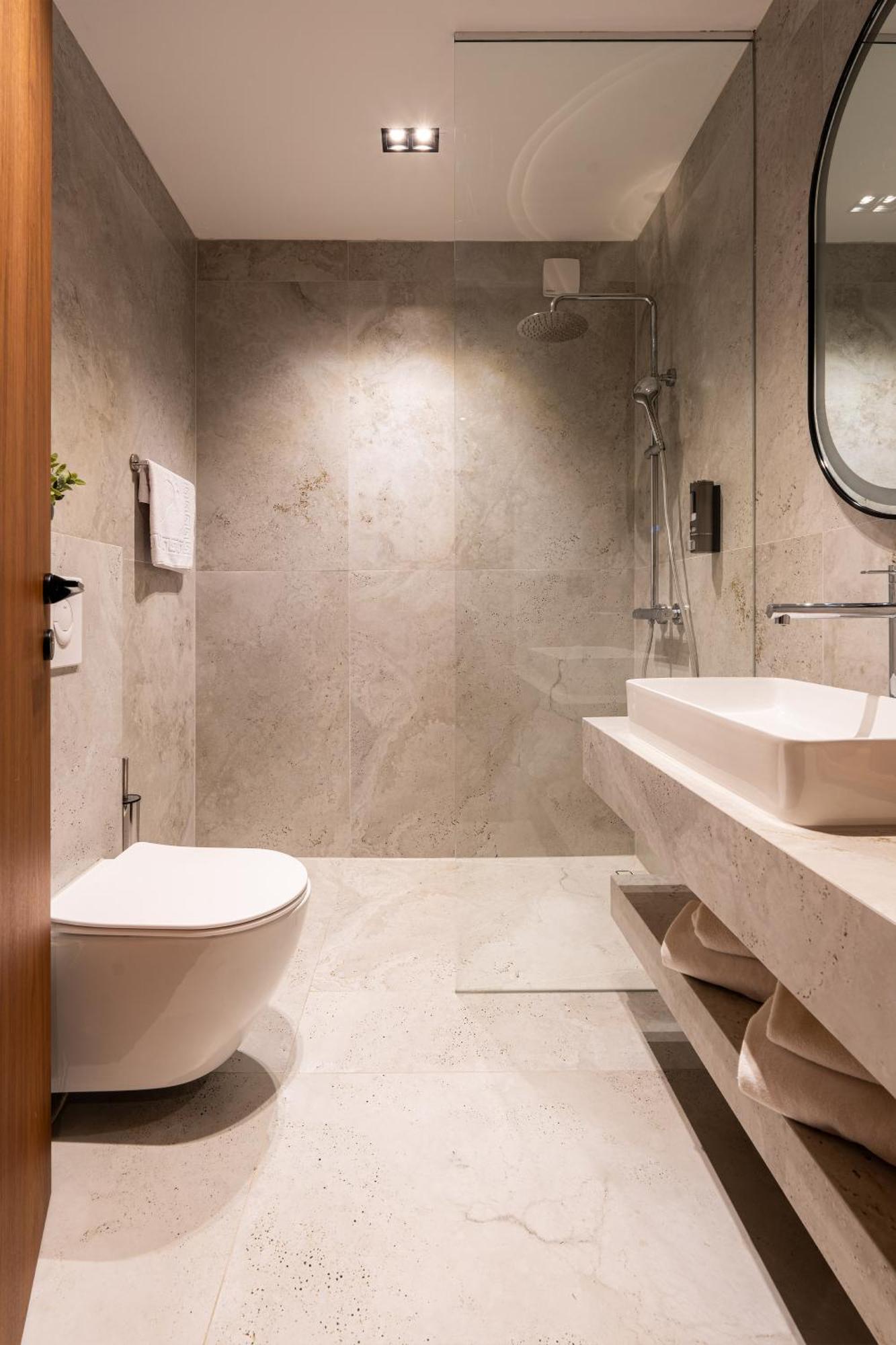 Ruby Hotel Prishtina พริสตีนา ภายนอก รูปภาพ