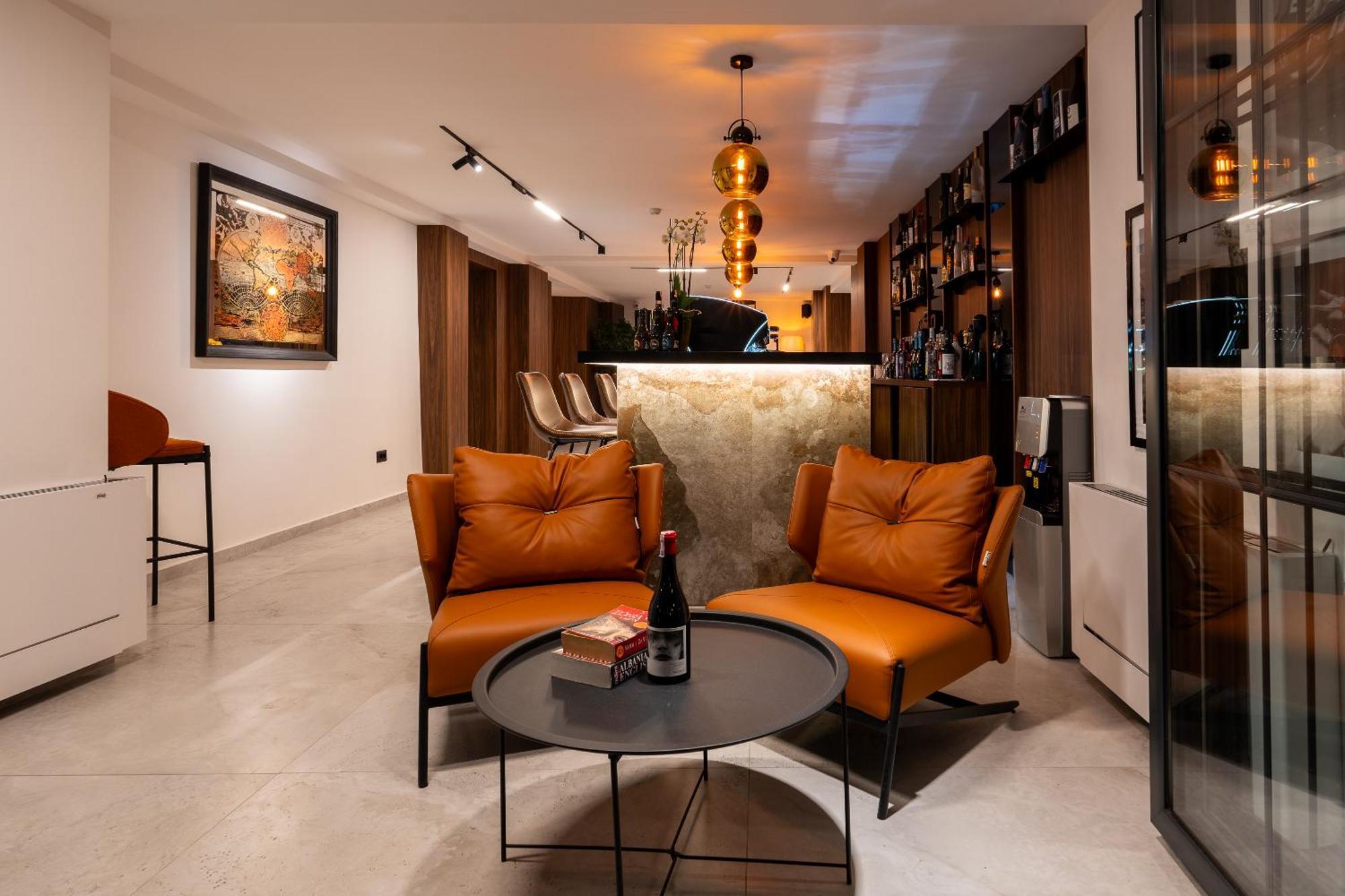 Ruby Hotel Prishtina พริสตีนา ภายนอก รูปภาพ