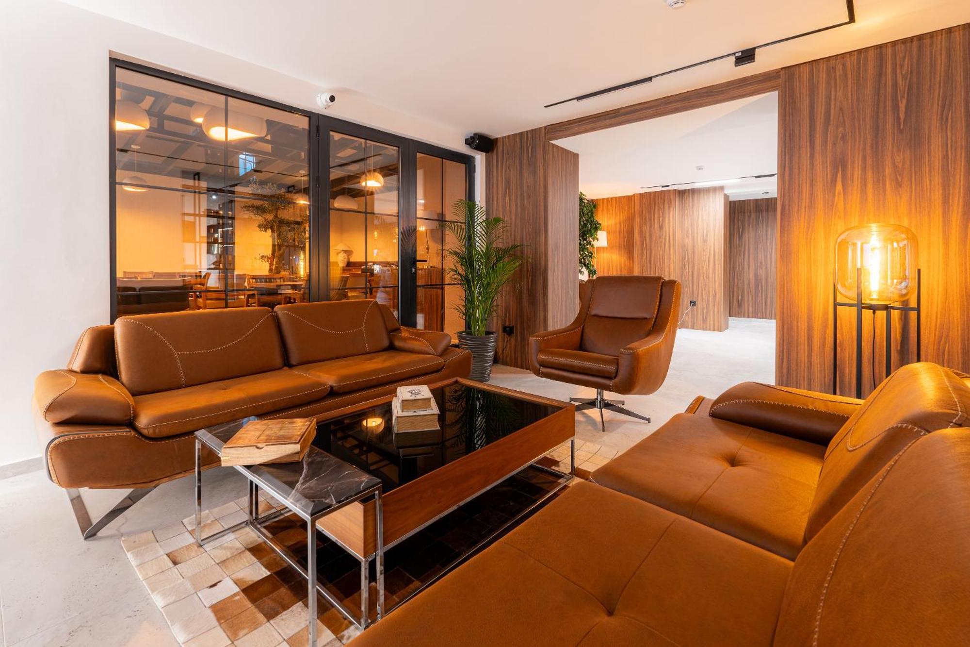 Ruby Hotel Prishtina พริสตีนา ภายนอก รูปภาพ