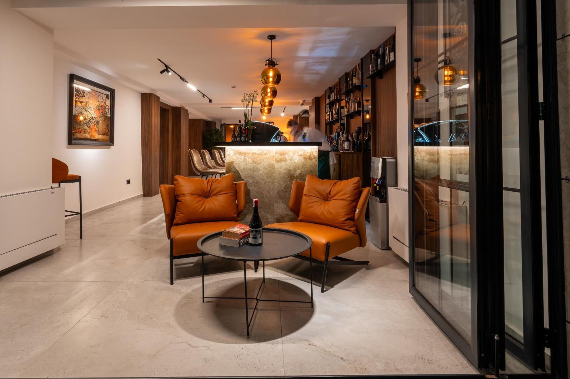 Ruby Hotel Prishtina พริสตีนา ภายนอก รูปภาพ