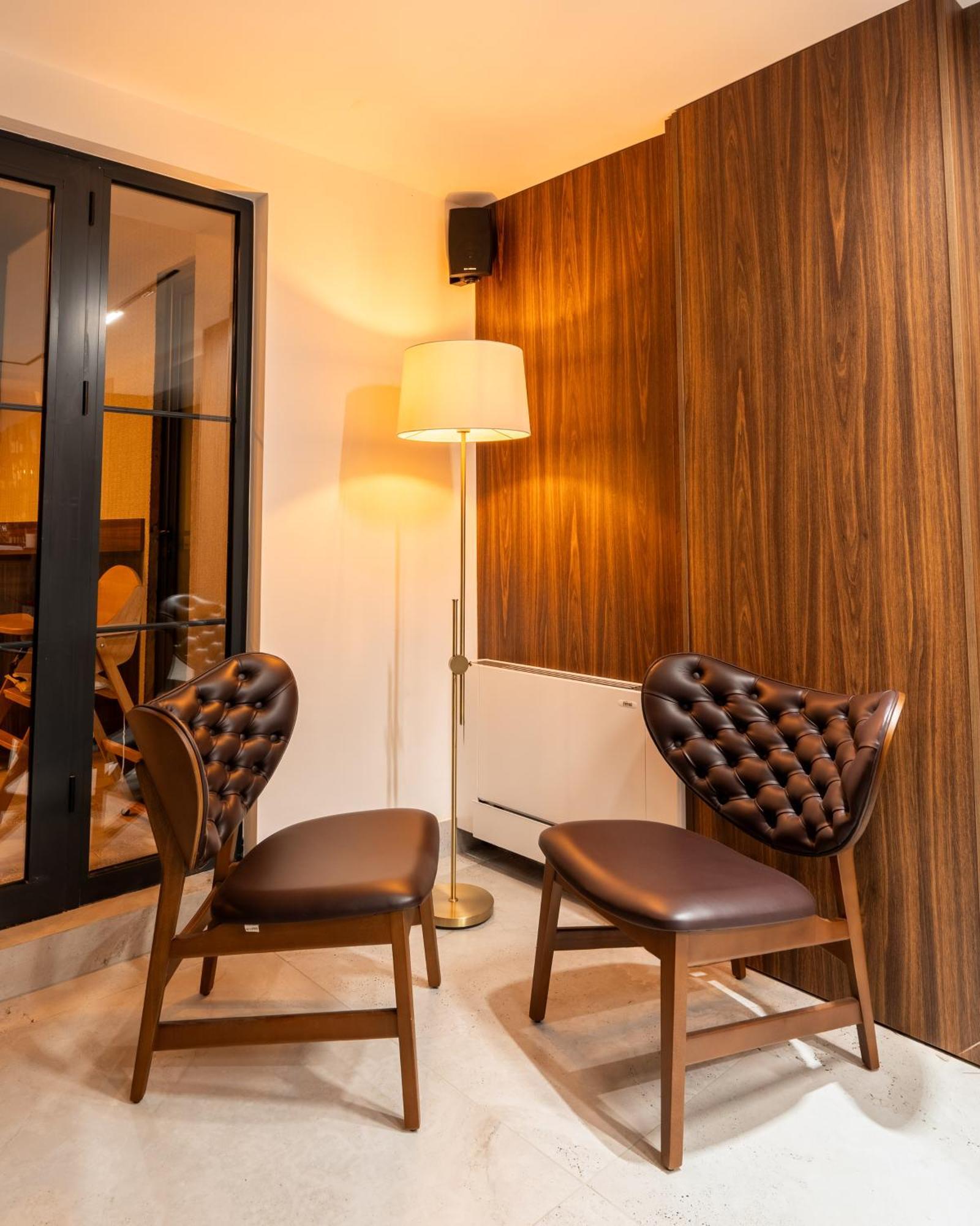 Ruby Hotel Prishtina พริสตีนา ภายนอก รูปภาพ