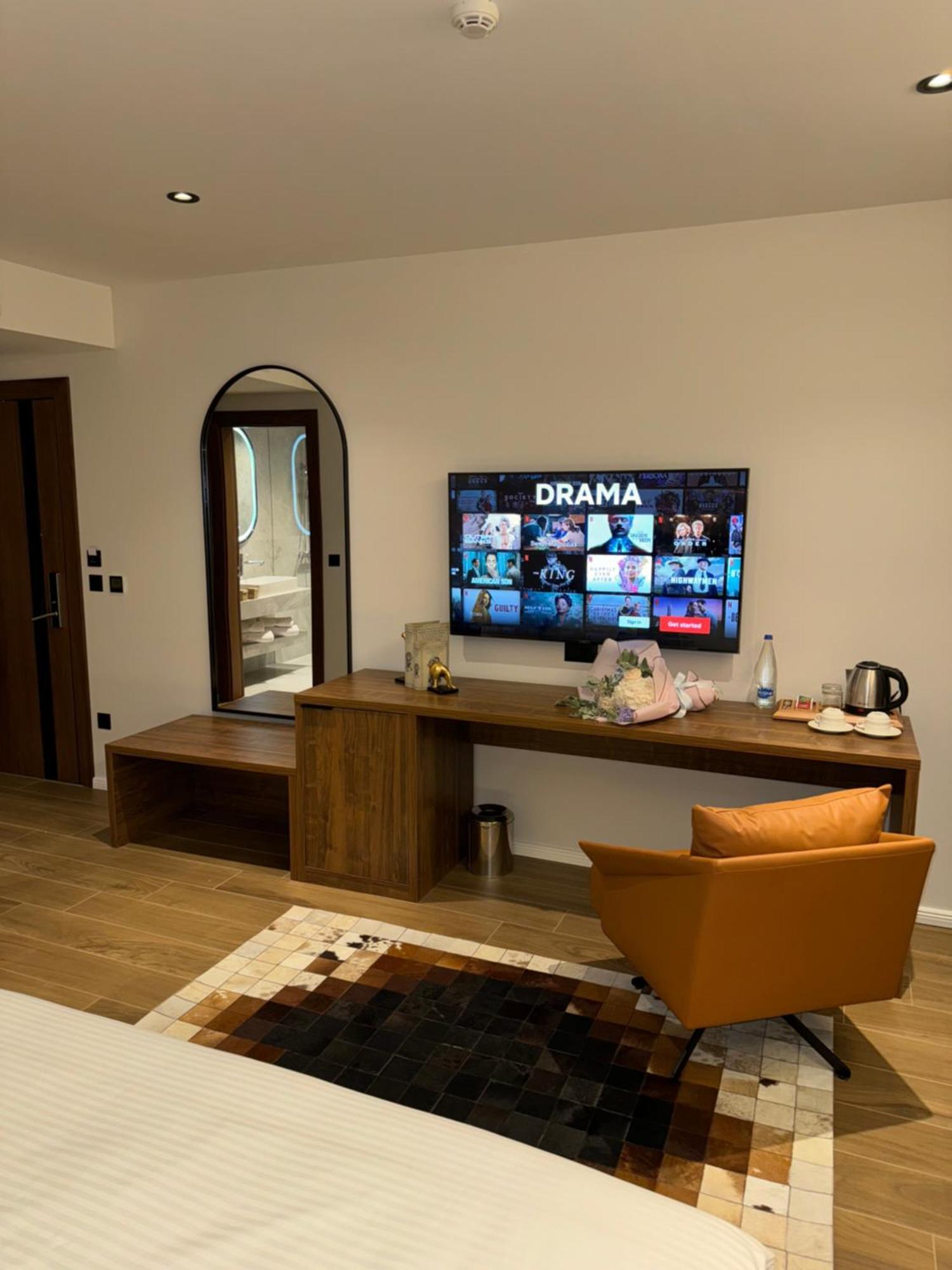 Ruby Hotel Prishtina พริสตีนา ภายนอก รูปภาพ